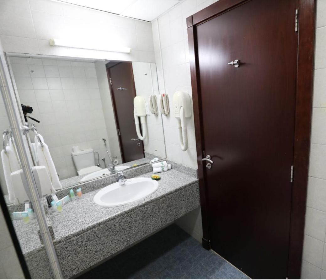 Parkside Hotel Apartment Dubai Eksteriør billede